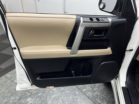 Used 2012 Toyota 4Runner SR5 w/ Premium Pkg AWD/4WD image 7