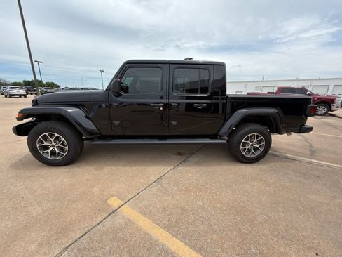 New 2026 Jeep Gladiator Sport AWD/4WD image 13