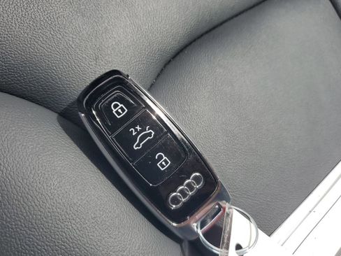 Used 2025 Audi Q7 3.0T Premium Plus AWD/4WD image 36