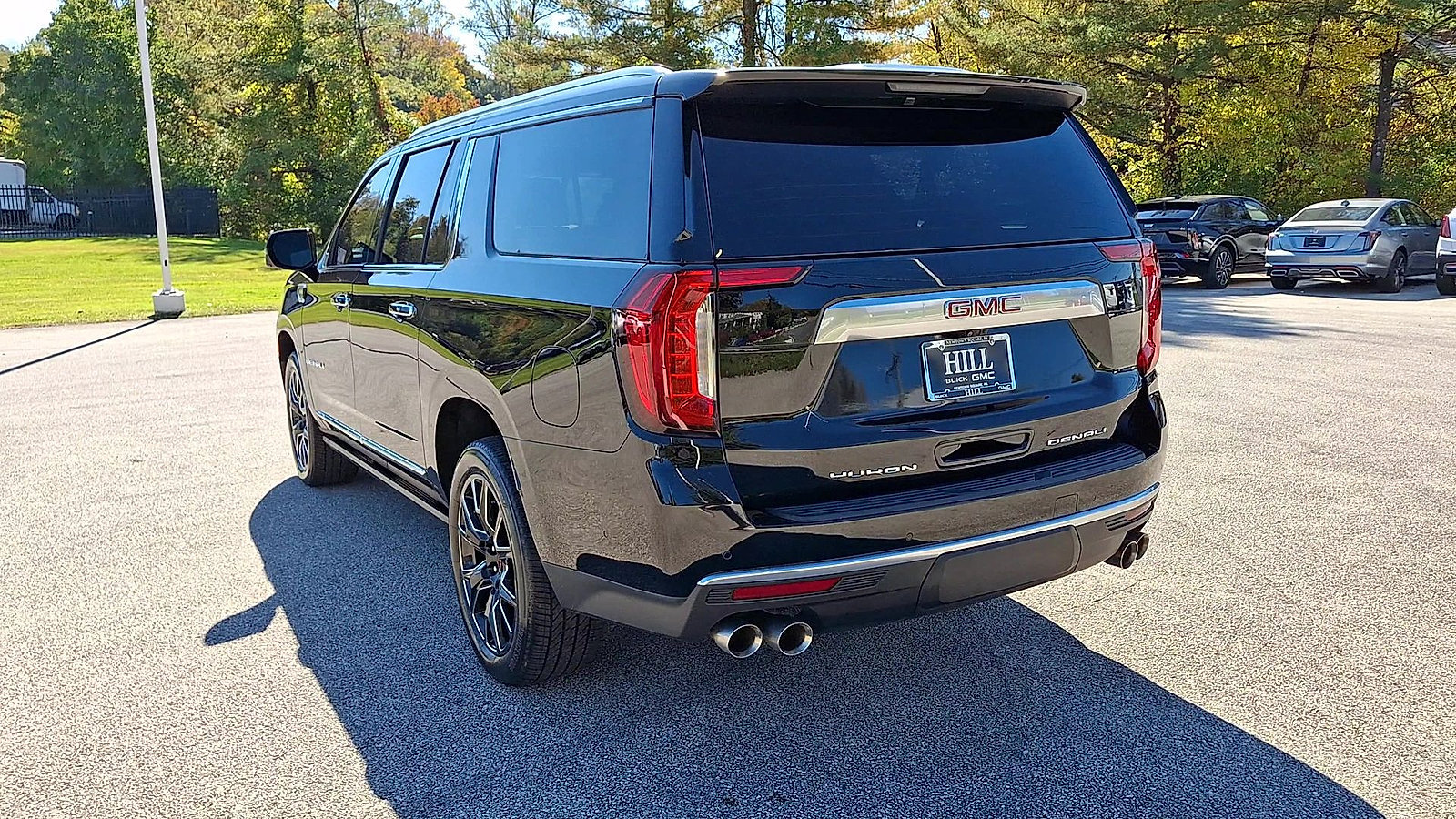 Certified 2023 GMC Yukon XL Denali w/ Denali Reserve Package AWD/4WD image 7