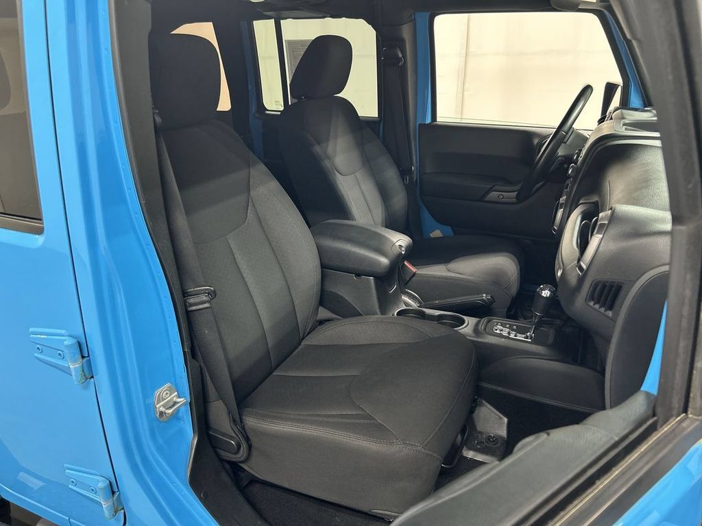 Used 2018 Jeep Wrangler Unlimited Sport AWD/4WD image 21