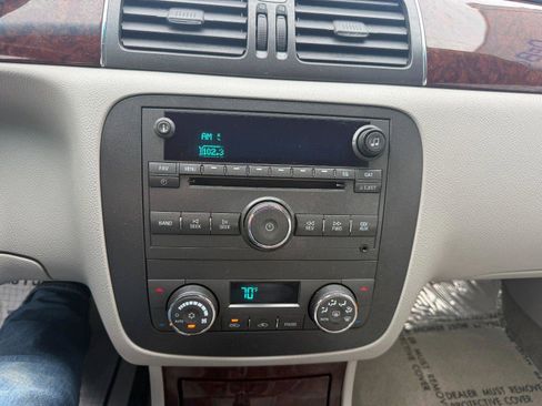 Used 2011 Buick Lucerne CXL image 13