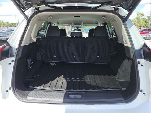 Used 2025 Nissan Rogue SV AWD/4WD image 6