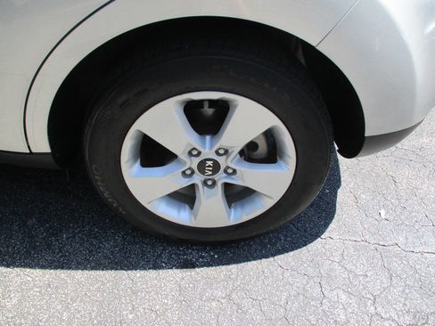 Used 2019 Kia Soul image 26