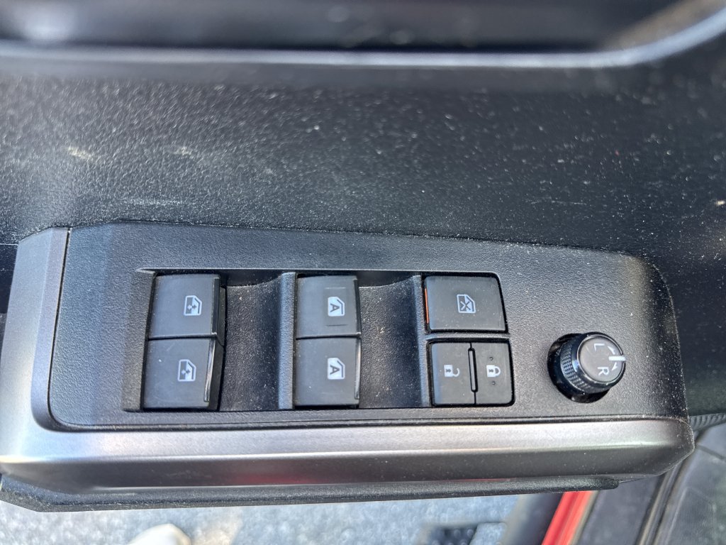 Used 2023 Toyota Tacoma SR5 AWD/4WD image 20