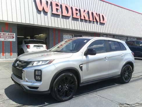 Used 2025 Mitsubishi Outlander Sport AWD image 1