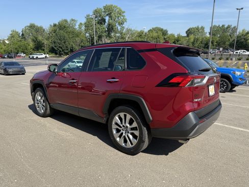 Used 2021 Toyota RAV4 Limited w/ Limited Grade Weather Package AWD/4WD image 3