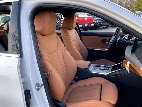 Used 2025 BMW 430i xDrive Coupe w/ M Sport Package image 8