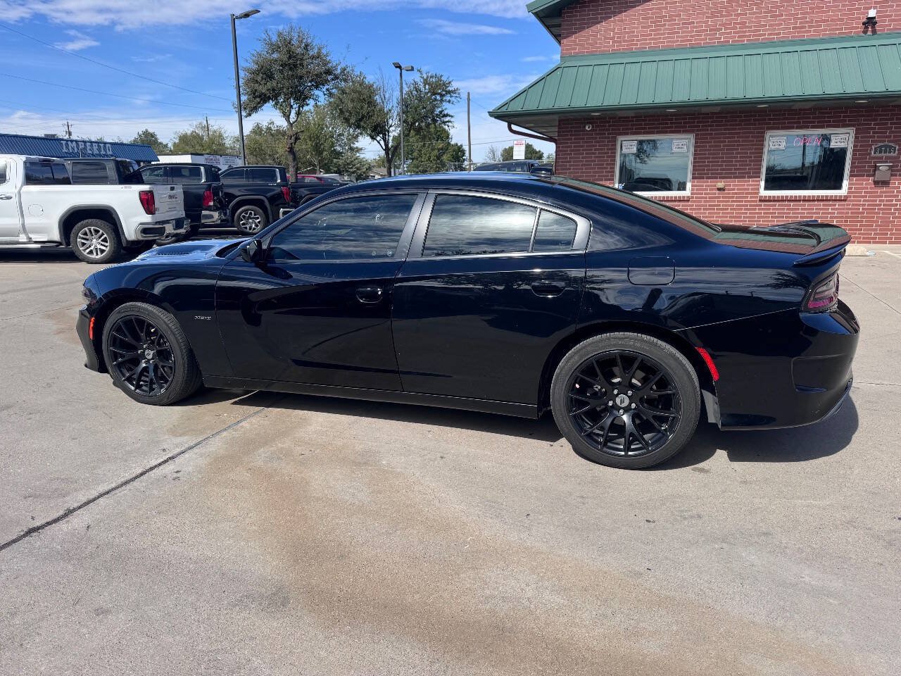 Used 2019 Dodge Charger R/T RWD image 9