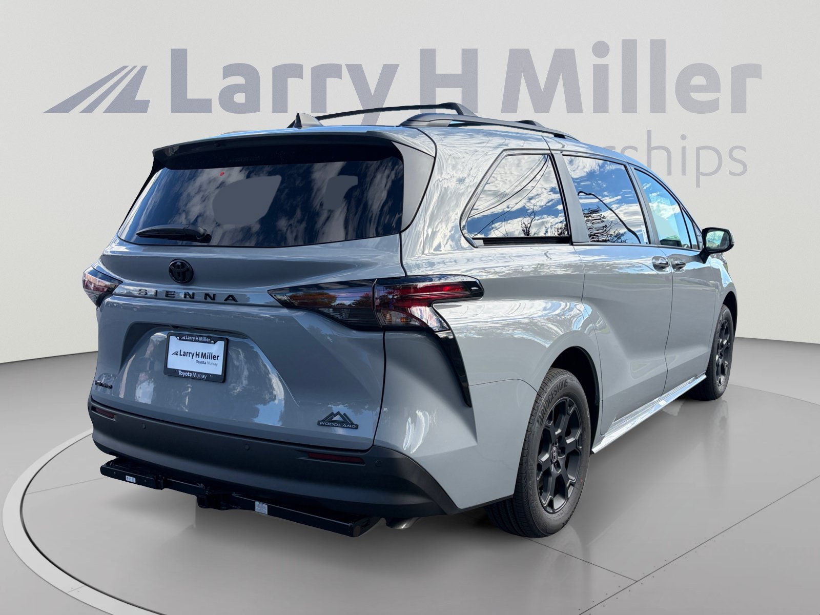 New 2026 Toyota Sienna XLE Woodland Edition AWD/4WD image 5