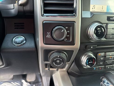 Used 2018 Ford F150 Lariat w/ Equipment Group 502A Luxury image 33