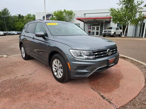 Used 2019 Volkswagen Tiguan SE w/ Panoramic Sunroof Package AWD/4WD image 7
