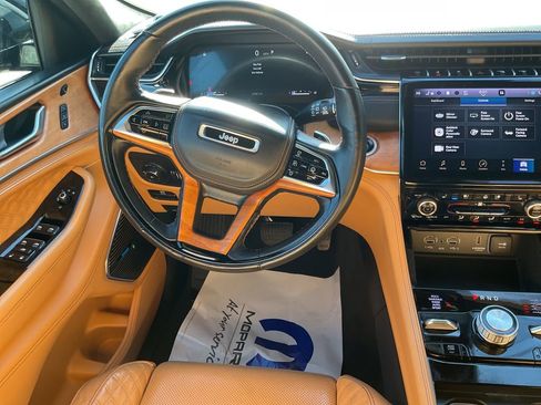 Used 2022 Jeep Grand Cherokee Summit AWD/4WD image 13