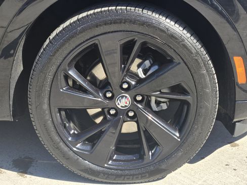 Used 2022 Buick Envision Essence w/ Sport Touring Package image 13