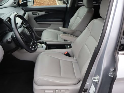 Used 2022 Honda Pilot Touring image 17