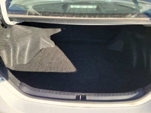 Used 2018 Toyota Corolla LE image 38