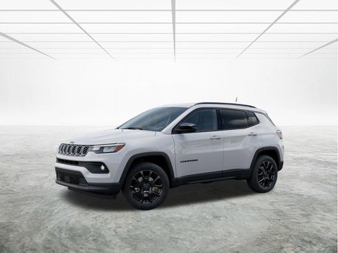 New 2025 Jeep Compass Latitude w/ Altitude Special Edition image 2