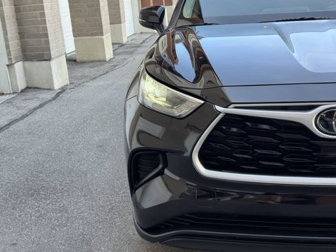 Used 2020 Toyota Highlander L AWD/4WD image 9