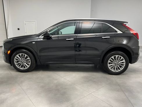 Used 2024 Cadillac XT4 Premium Luxury image 4