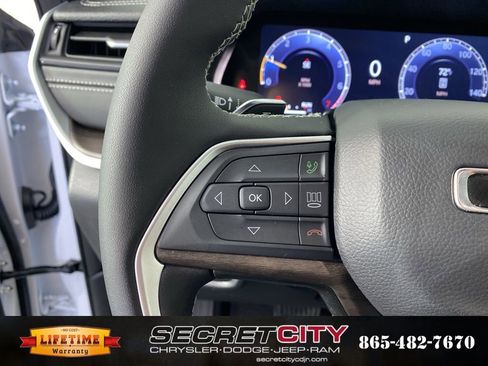 New 2026 Jeep Grand Cherokee Altitude image 15