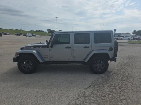 Used 2017 Jeep Wrangler Unlimited Rubicon AWD/4WD image 6
