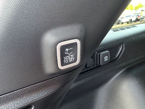 New 2025 Jeep Grand Cherokee Altitude image 24