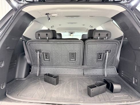 Used 2020 Chevrolet Traverse LT FWD image 32