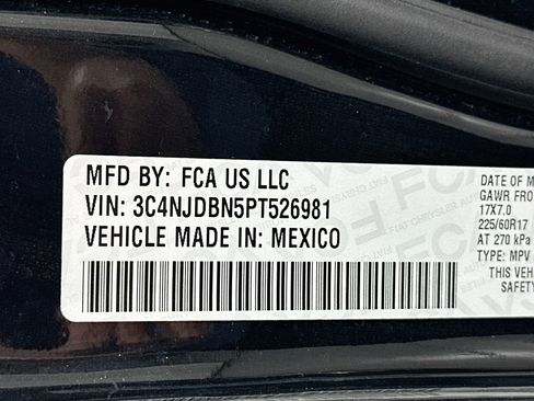 Used 2023 Jeep Compass Latitude AWD/4WD image 30