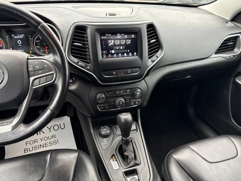 Used 2021 Jeep Cherokee Latitude Plus AWD/4WD image 21