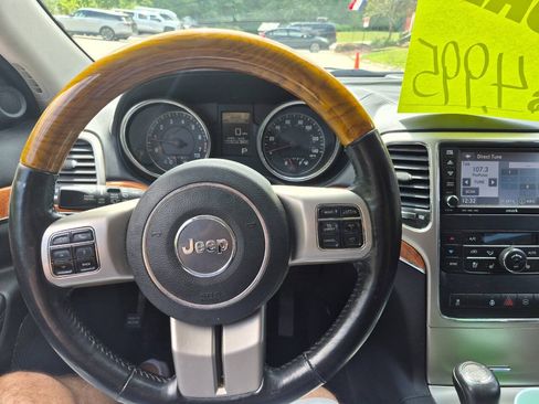 Used 2011 Jeep Grand Cherokee Overland AWD/4WD image 13