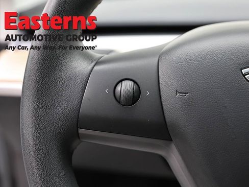 Used 2020 Tesla Model 3 Standard Range Plus image 15