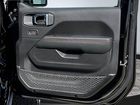 New 2026 Jeep Wrangler Unlimited Rubicon w/ Whitecap Package image 15