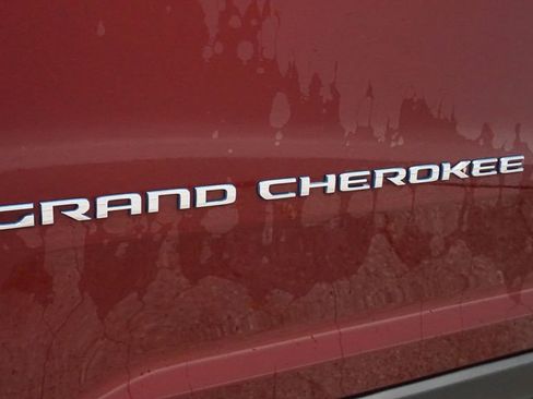 Used 2023 Jeep Grand Cherokee 4WD 4xe image 14