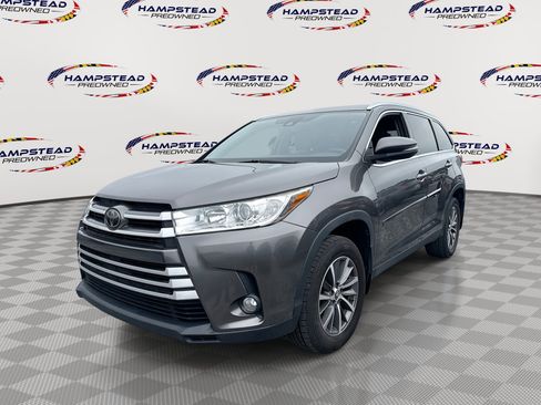 Used 2019 Toyota Highlander XLE w/ Protection Package #3 AWD/4WD image 1