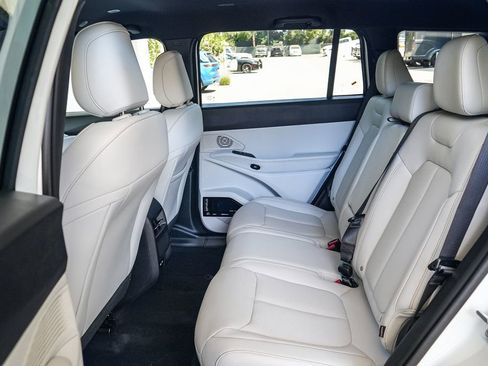 New 2026 Jeep Cherokee Limited image 18