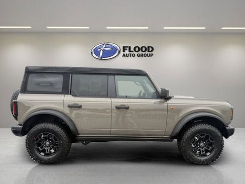 New 2026 Ford Bronco Badlands image 4