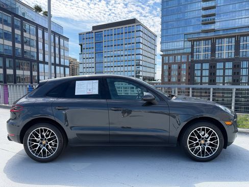 Used 2018 Porsche Macan Sport Edition AWD/4WD image 8