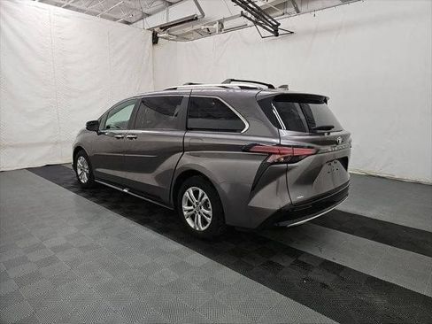 Used 2024 Toyota Sienna Platinum AWD/4WD image 46