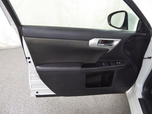 Used 2012 Lexus CT 200h Premium image 19