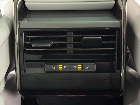 Used 2024 Land Rover Range Rover Sport SE image 11