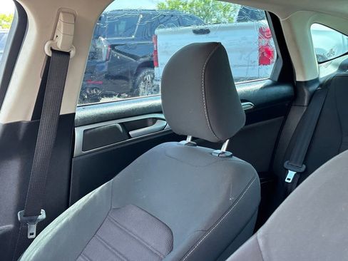 Used 2020 Ford Fusion SE FWD image 12