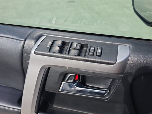 Used 2022 Toyota 4Runner SR5 Premium w/ Moonroof Package AWD/4WD image 25