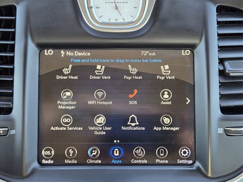 Used 2018 Chrysler 300 Limited image 17