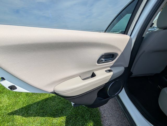 Used 2018 Honda HR-V EX image 13