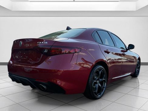 Used 2018 Alfa Romeo Giulia Ti Sport w/ Quick Order Package 22S Sport AWD/4WD image 5