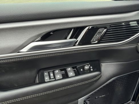 New 2026 Jeep Grand Wagoneer L Limited AWD/4WD image 15