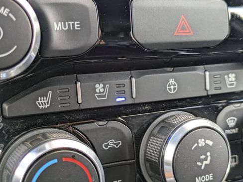 Used 2019 RAM 1500 Laramie w/ Sport Appearance Package AWD/4WD image 22
