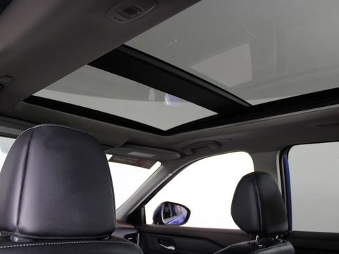 Certified 2023 Nissan Rogue SL AWD/4WD image 24