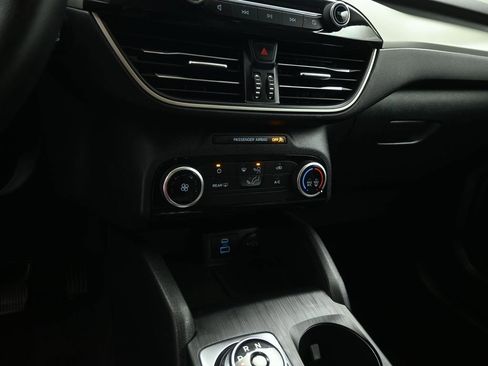 Used 2022 Ford Escape SE image 16