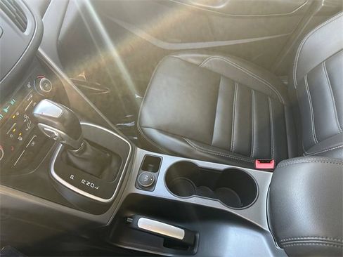 Certified 2017 Ford C-MAX Energi SE w/ Equipment Group 402A image 25